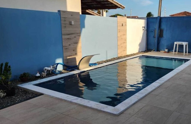 Linda Casa Três Suítes em Prado