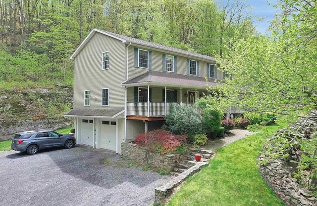 Cozy mountain getaway in the Hudson Valley