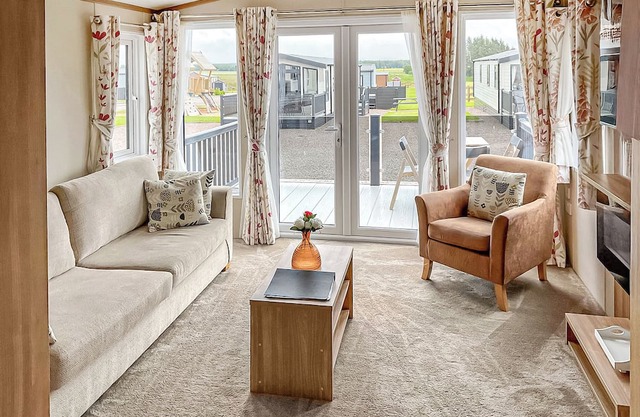 2 bedroom accommodation in Laurenkirk