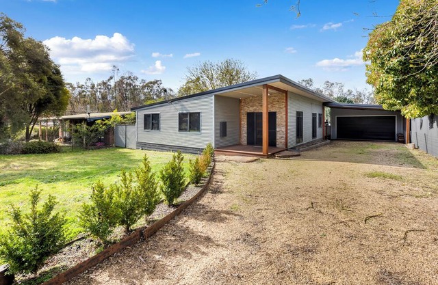 Hooked on Doon: 3 BR, 1.5 BA House in Bonnie Doon, Sleeps 9
