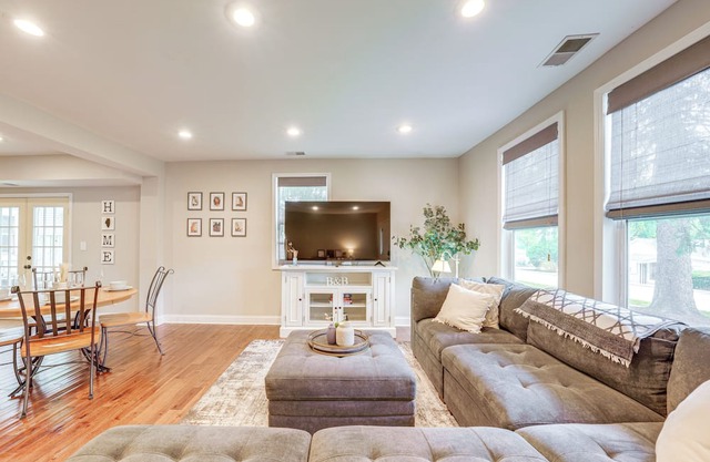 Fire Pit & Grill: Family Home on Fox River Trail!