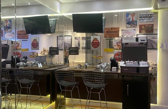 5 bedroom apartment - COP 30.