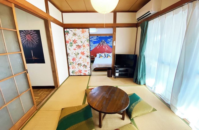 Nostalgic Japan! Direct to Shinjuku & Shibuya on JR Station.