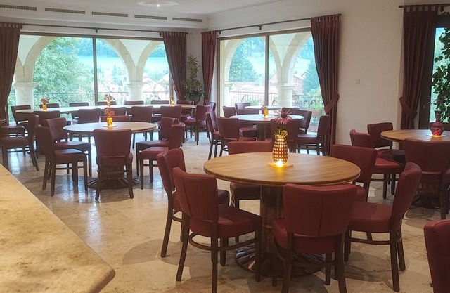 Apartment in A Hotel 'Einhorn' with Mountain View, Shared Terrace and Wi-Fi