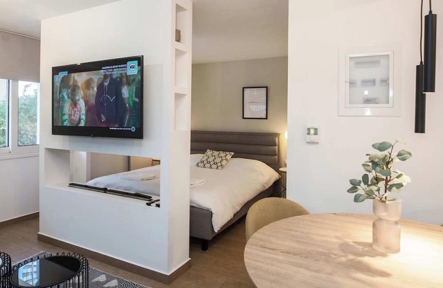 Fresh Modern 1 Bd Apt in Quiet Agia Paraskevi