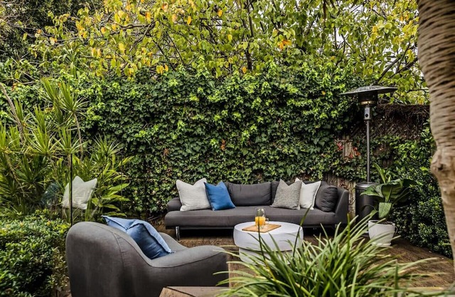 Eastside Oasis Norwood - Designer Luxe Cottage