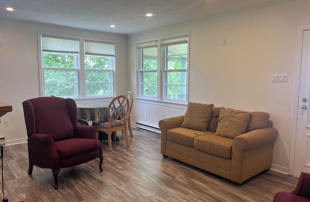 Soothing cottage with AC in Head Of Saint Margarets Bay. Ocean view