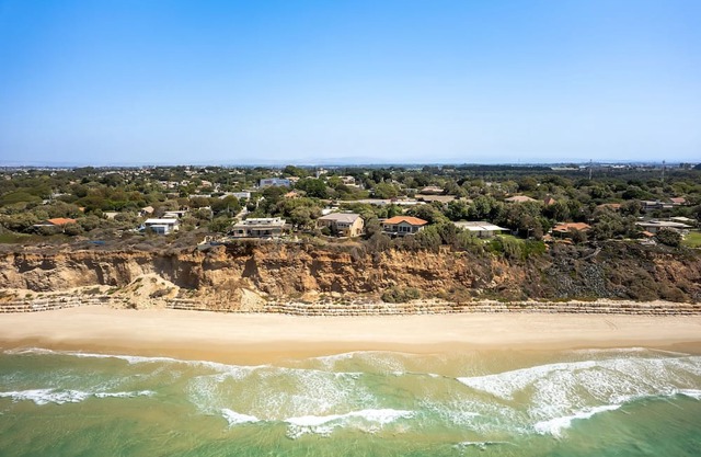 Cliffside Rustic & Charming Villa by FeelHome