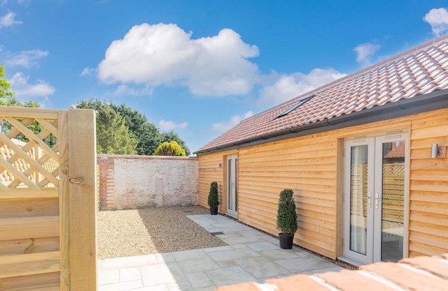 Snipe Meadow Barn is an elegant single storey barn conversion, sensitively restored to provide top q