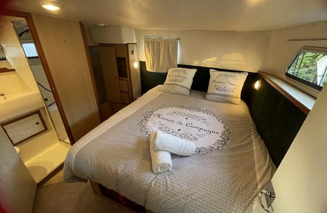 IRIS BATEAU DOUILLET