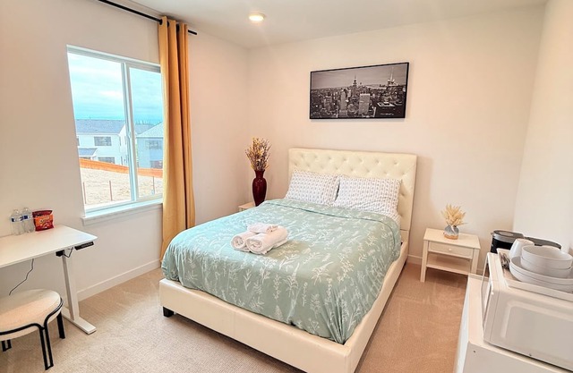 Cozy room in charming Bonney Lake with AC + car
