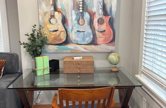 Chic 2-bedroom Bungalow