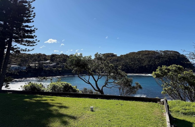 Malua Bay Waterfront Cottage | Pet Friendly & WiFi