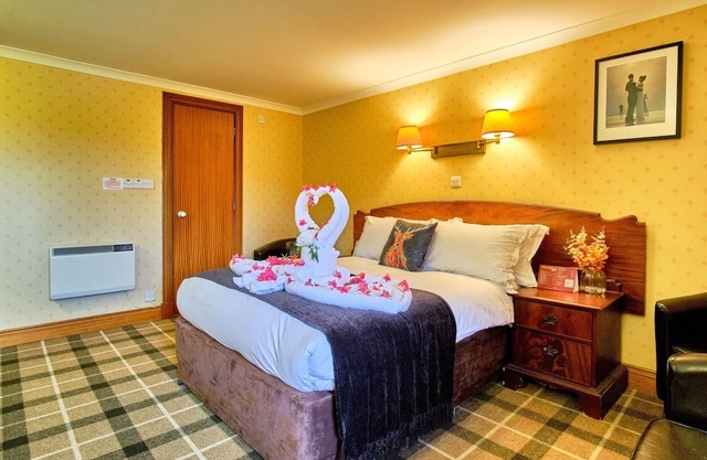Mountain View Stay with Gardens, Wildlife and Adventure Nearby