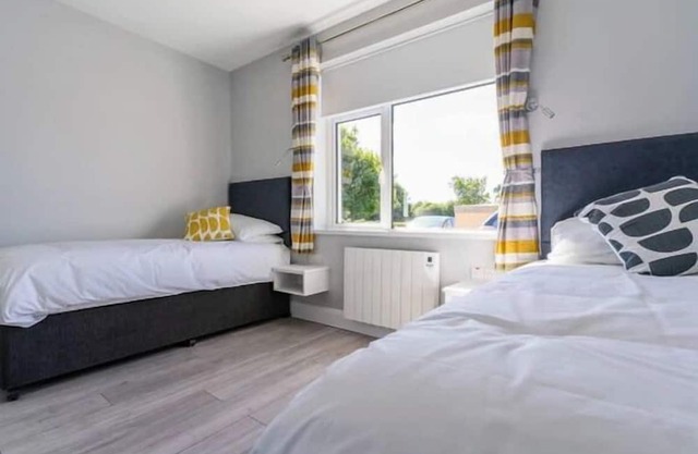 Enjoy a stay at the scenic Tramore Golf Club in one of our Burrows Lodge guest suites.