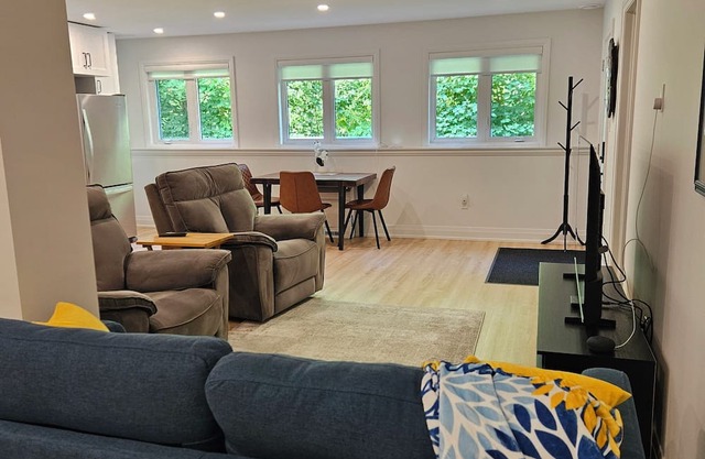 Tranquil Forest Oasis in Convenient Location