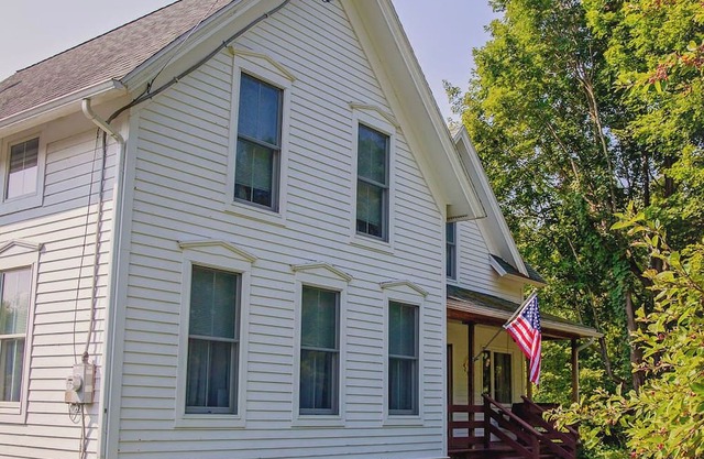 Willow View - 4-bedroom renovated Farmhouse surrounded by nature