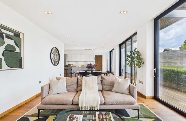 Stunning Camden Town Balcony Apartment