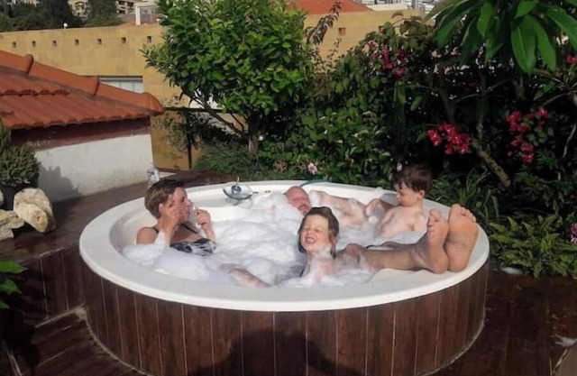 Silvia's romantic loft/24h electr./private jacuzzi