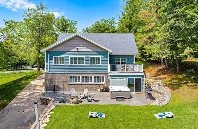Marywood Cottage: Luxury Lake House Living, Kayaks and Pedal Boat Included