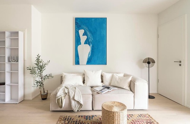 Discover the "Holiday" - Where City Living Meets cozy Tranquility!