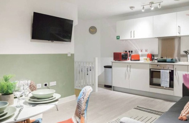 Wakefield Hideaway – 2BR Comfort for 4
