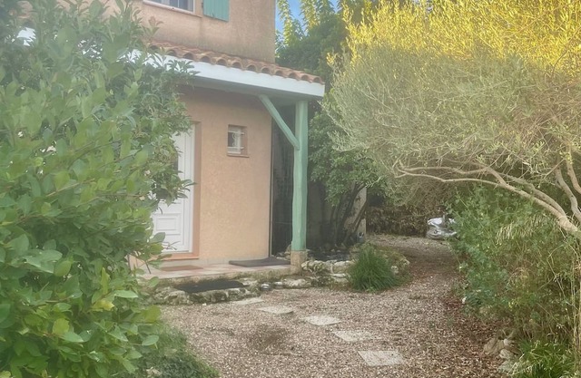 Pleasant family home near Pézenas