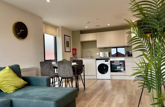 Richmond Row 1 Bed Apartment - Secure Parking & EV