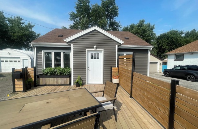 3 bedroom LaSalle home bordering Amherstburg & minutes away from Windsor