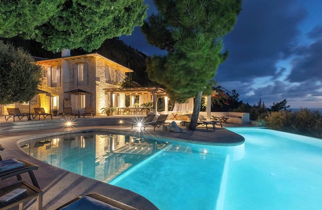 Madreterra - Six Bedroom Villa, Sleeps 12