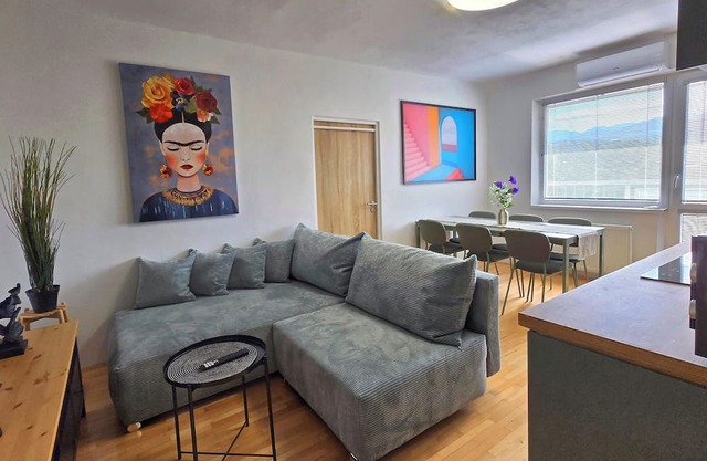 Urban Zen Stay - Comfort & cozy 2bedr. apartment in the Heart of Banská Bystrica