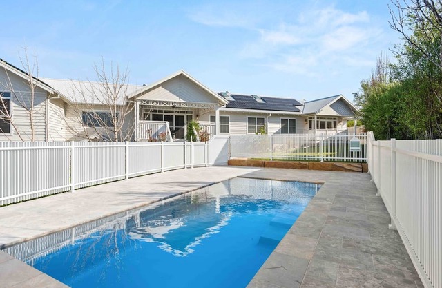 The Milton Haven - Pet Friendly & Heated Pool