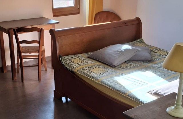 Room 'Tournesol' with Mountain View, Shared Terrace and Wi-Fi