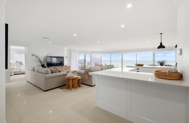 White Haven -Ledge Point's Ultimate Coastal Escape
