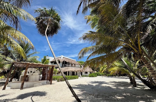 Casona Palms - Barefoot Luxury in Private Beachfront 3 Bedroom Villa and Casita