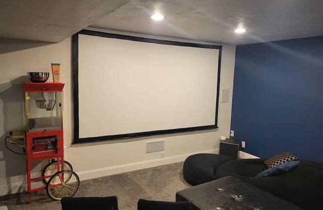 Cozy 5 BR 3.5 Bath Home with features that's great and fun for the entire family