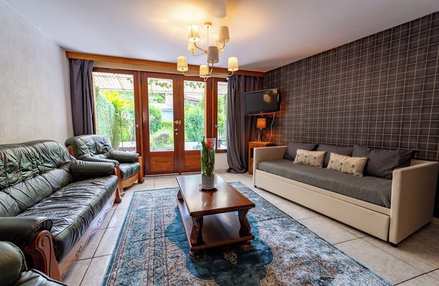 La Rosée - 2-room family apartment, Wifi, TV box, garden