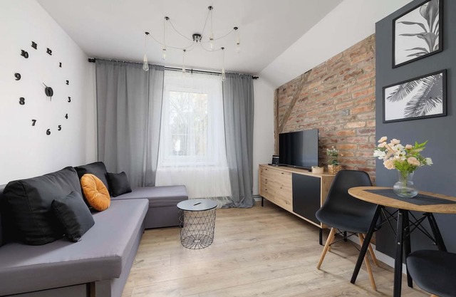 Betonowa 4 Czeladź | Brick Cozy Apartment | Remote Work