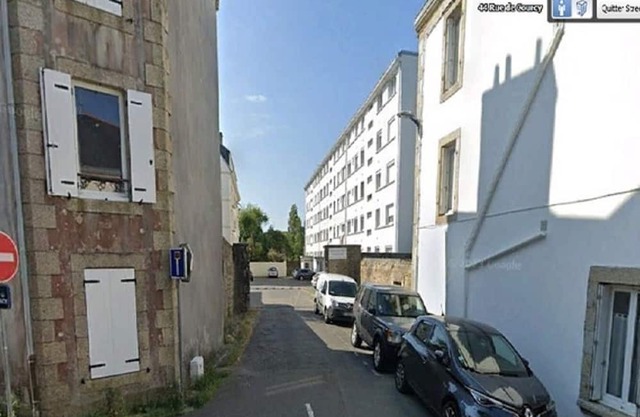 C4027-A 200m from beaches and 800m from downtown shops!