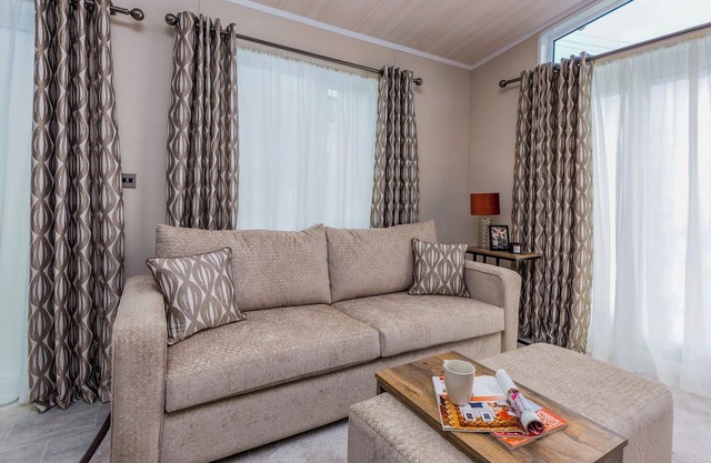 Luxurious Lodge, perfect for couples or familes, sleeping four people.