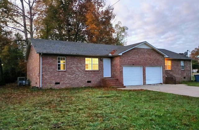 2-bedroom house in lovely Manchester TN; Easy Access to Bonnaroo Festival 2025