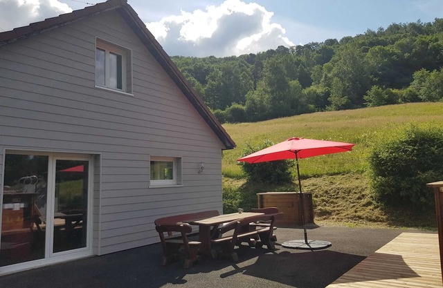 Homerez - Cozy Chalet in Cornimont with Private Pool