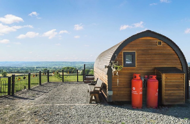 Sunset Holiday Pod - UK48592