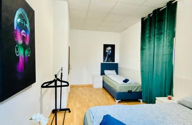 Bright Room in Shared Apt with Easy City Access