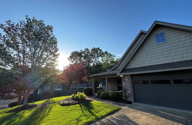 Peaceful, newly renovated 3 bedroom house located less than 1 mile away from MSU