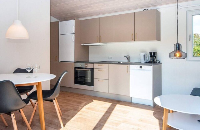 Great cabin in camping resort