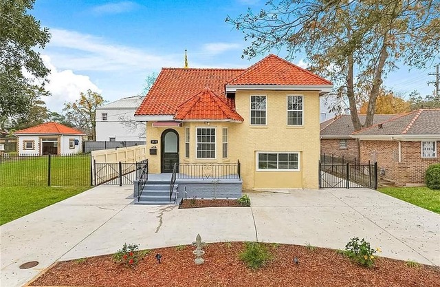 Spacious 4-bedroom house in wonderful New Orleans with WiFi, AC