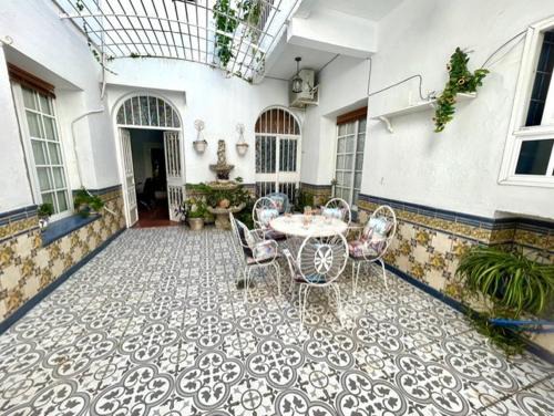 GATU CASONA CIELO 15personas centro, Sólo familias o grupos de mayores de 25 años