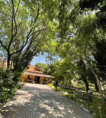 Iglis Hotel