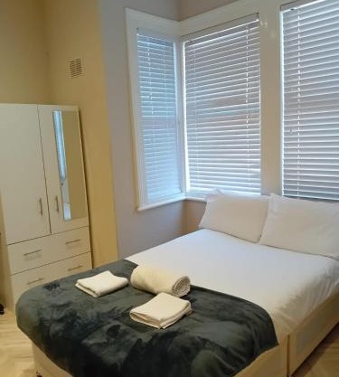 Harrow Guest House - Cecil HA3